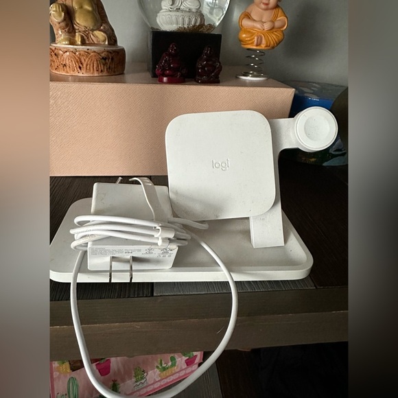 Apple Other - Apple 3 in 1 charger station